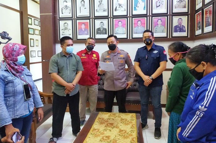 Bikin Haru, Ini Alasan Pemilik Toko Maafkan Emak-Emak Pencuri Susu di Blitar hingga Bebas Hukuman Bikin Haru, Ini Alasan Pemilik Toko Maafkan Emak-Emak Pencuri Susu di Blitar hingga Bebas Hukuman