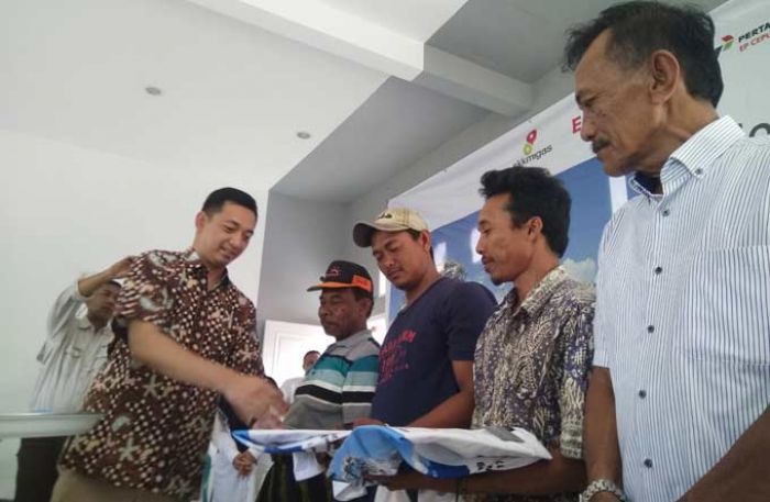 Nelayan Glodok Kecamatan Palang Terima Sosialisasi FSO Gagak Rimang dari EMCL Nelayan Glodok Kecamatan Palang Terima Sosialisasi FSO Gagak Rimang dari EMCL