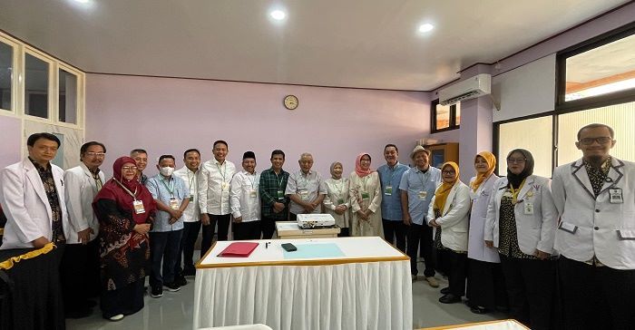 Tes Kesehatan Cabup-Cawabup Malang, Bertemu Pasangan Salaf, Abah Gun: Kita Ngobrol Dikit Tes Kesehatan Cabup-Cawabup Malang, Bertemu Pasangan Salaf, Abah Gun: Kita Ngobrol Dikit