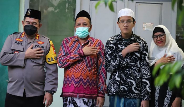 Pelihara Kambtibmas, Kapolres Gresik Sowan ke Pondok Pesantren Pelihara Kambtibmas, Kapolres Gresik Sowan ke Pondok Pesantren