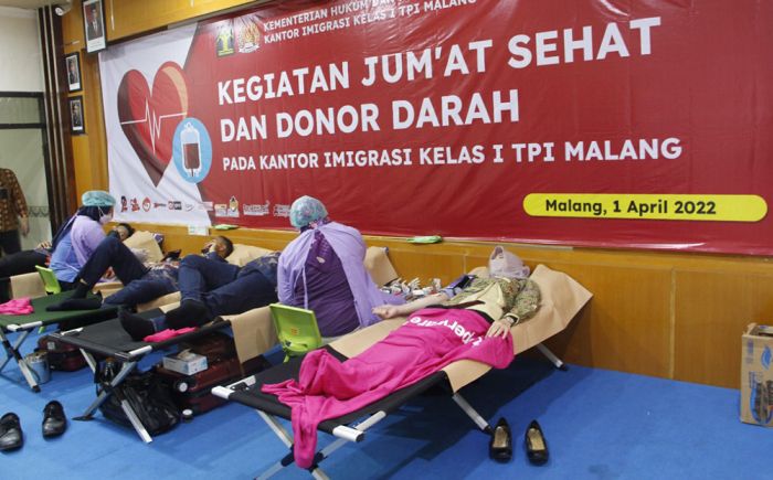 Peduli Sesama, Imigrasi Malang Gelar Donor Darah Peduli Sesama, Imigrasi Malang Gelar Donor Darah
