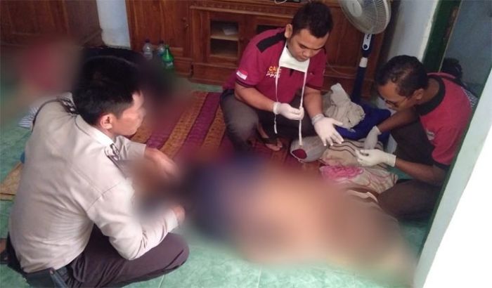Dua Warga Bojonegoro Tewas Bunuh Diri Tenggak Arak Oplosan Fanta dan Obat Flu, Makamnya Dibongkar Dua Warga Bojonegoro Tewas Bunuh Diri Tenggak Arak Oplosan Fanta dan Obat Flu, Makamnya Dibongkar