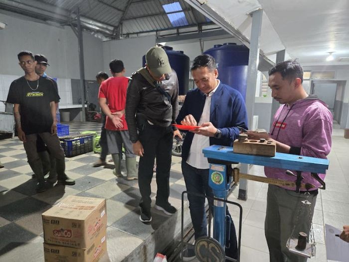 Pastikan Pengiriman Bahan Makanan, Tim Kanwil Ditjen Pas Jatim Sidak Lapas Pada Dini Hari Pastikan Pengiriman Bahan Makanan, Tim Kanwil Ditjen Pas Jatim Sidak Lapas Pada Dini Hari