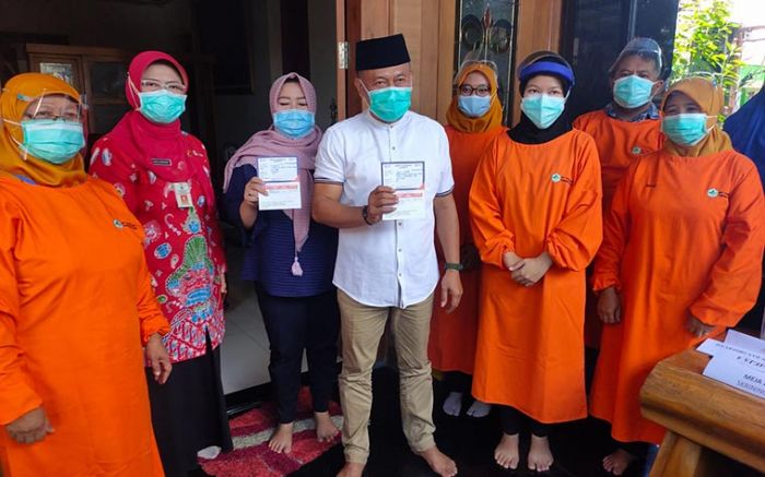 Menjelang Pelantikan Bupati-Wabup, Sugiri Sancoko-Lisdyarita Lakukan Vaksinasi