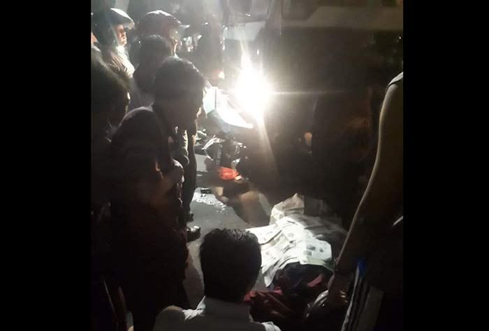 Pemotor Tewas Dihantam Truk Trailer di Raya Ngelom Pemotor Tewas Dihantam Truk Trailer di Raya Ngelom
