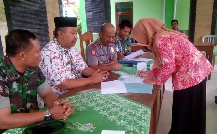 Cakades di Parengan Sepakat Deklarasi Damai Cakades di Parengan Sepakat Deklarasi Damai