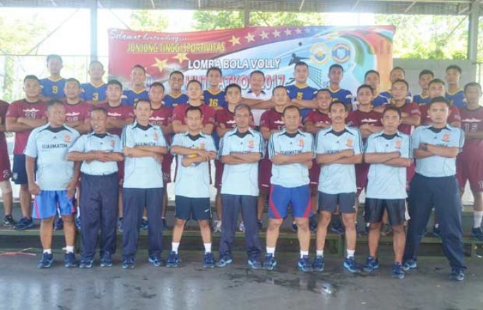 Tim Voli Gabungan Divisi 3 KRI Class MRLF Juara di HUT Satkor Armatim Tim Voli Gabungan Divisi 3 KRI Class MRLF Juara di HUT Satkor Armatim