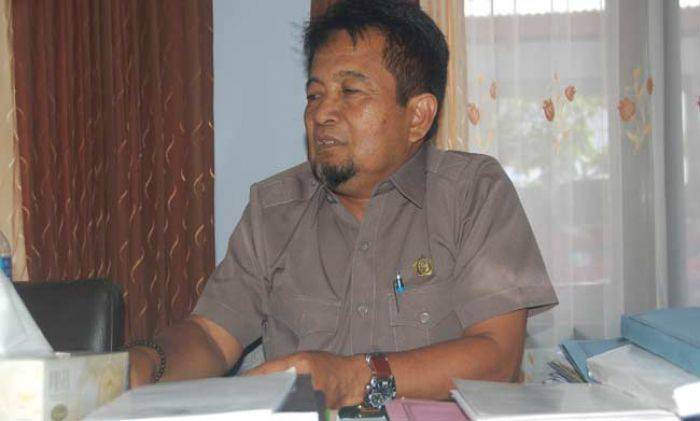 Wakil Ketua Komisi I DPRD Trenggalek Tagih Soal e-KTP pada Bupati Terpilih Wakil Ketua Komisi I DPRD Trenggalek Tagih Soal e-KTP pada Bupati Terpilih