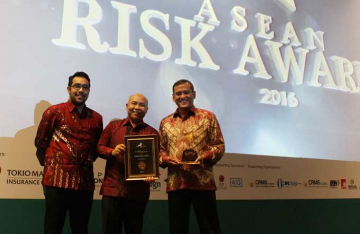 Petrokimia Gresik Raih Penghargaan ASEAN Risk Awards 2016 Petrokimia Gresik Raih Penghargaan ASEAN Risk Awards 2016