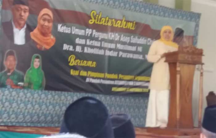 Khofifah: Kiai Abdul Chalim, Abah Kiai Asep, Layak Dapat Gelar Pahlawan, Tapi... Khofifah: Kiai Abdul Chalim, Abah Kiai Asep, Layak Dapat Gelar Pahlawan, Tapi...