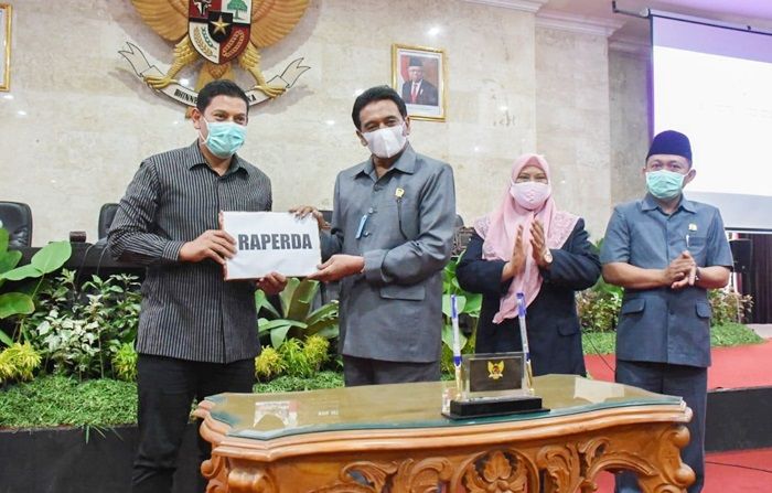 DPRD Setujui 3 Raperda Usulan Pemkot Kediri DPRD Setujui 3 Raperda Usulan Pemkot Kediri
