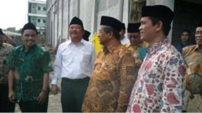 Mendikbud Serahkan SK UNU Sidoarjo