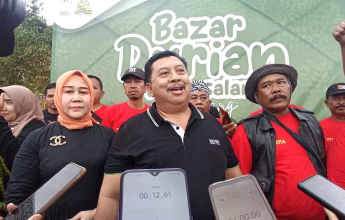 Ketua AKD Jombang Borong Durian Wonosalam Ketua AKD Jombang Borong Durian Wonosalam