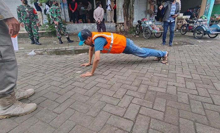 Gelar Operasi Yustisi, Satgas Prokes Jaring 32 Pelanggar Gelar Operasi Yustisi, Satgas Prokes Jaring 32 Pelanggar