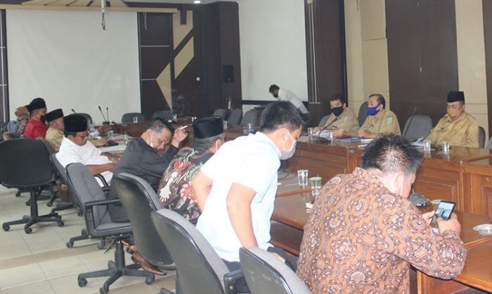 Gabungan Komisi DPRD Kabupaten Pasuruan Minta Sekwan Batalkan Mutasi Pendamping Komisi III Gabungan Komisi DPRD Kabupaten Pasuruan Minta Sekwan Batalkan Mutasi Pendamping Komisi III
