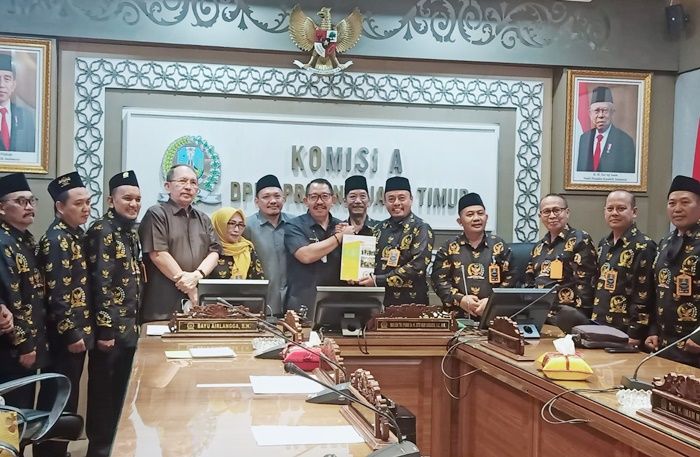 Perkuat Sinergi, Anggota BPD se-Jatim Temui Dewan Perkuat Sinergi, Anggota BPD se-Jatim Temui Dewan