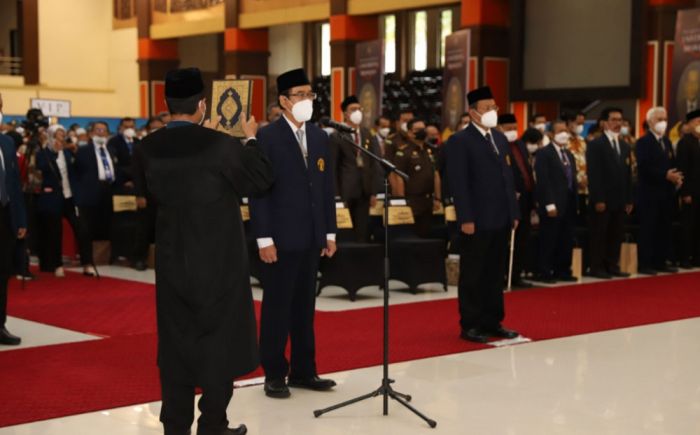 Prof. Widodo Resmi Jabat Rektor UB Periode 2022-2027 Prof. Widodo Resmi Jabat Rektor UB Periode 2022-2027