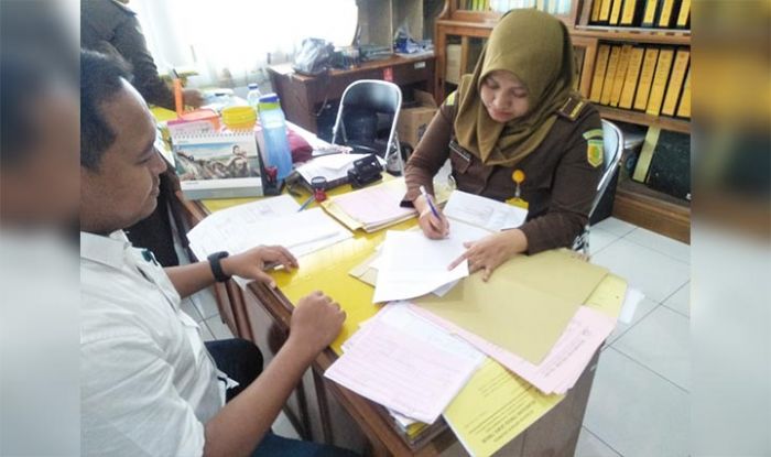 Proyek Saluran Air di Jalan Panjaitan Ngawi Dilaporkan Kejaksaan Proyek Saluran Air di Jalan Panjaitan Ngawi Dilaporkan Kejaksaan