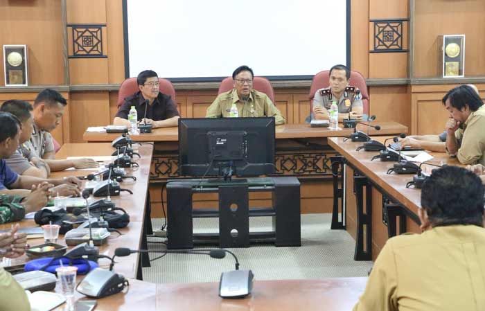 Bupati Sambari Berharap Tim Saber Pungli Bantu Pengawasan Bupati Sambari Berharap Tim Saber Pungli Bantu Pengawasan