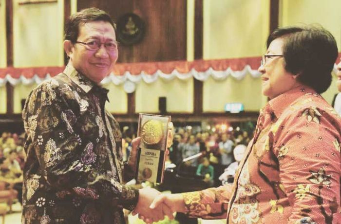 Tuban Kembali Raih Penghargaan Adipura Tuban Kembali Raih Penghargaan Adipura