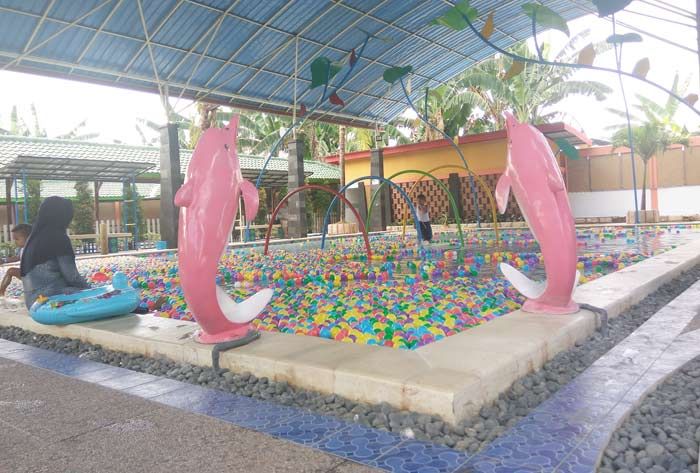 Surya Taman Wisata, Satu-satunya Kolam Renang Berkonsep Indoor di Kota Kediri