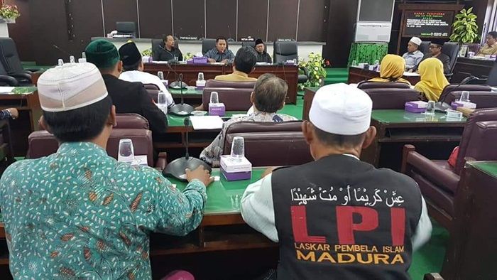 Semua Ormas di Pamekasan Setuju Hiburan Karaoke Dilarang Semua Ormas di Pamekasan Setuju Hiburan Karaoke Dilarang