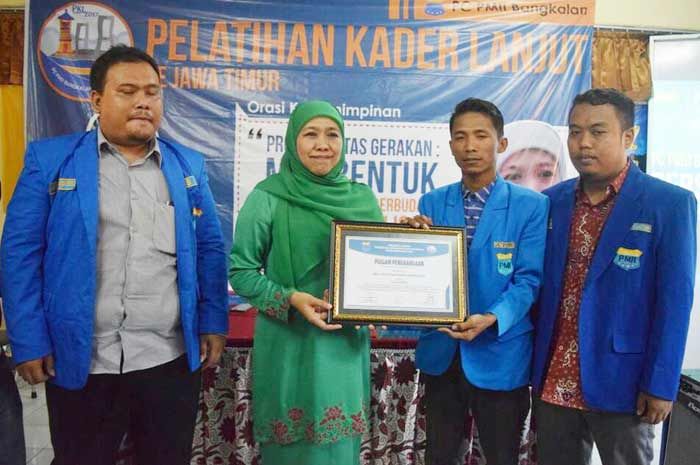 Khofifah Ajak Aktivis PMII Jadi Pelopor Islam yang Damai dan Penuh Kasih Khofifah Ajak Aktivis PMII Jadi Pelopor Islam yang Damai dan Penuh Kasih