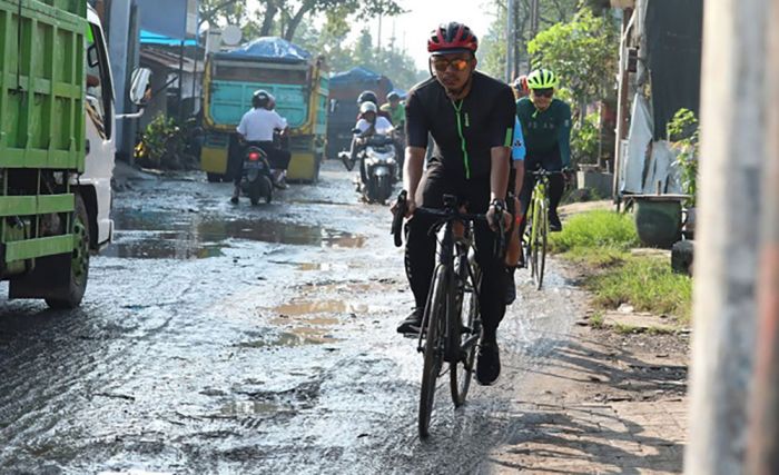 Pemkab Sidoarjo Segera Garap Betonisasi Ruas Jalan Betro - Kalanganyar Sedati Pemkab Sidoarjo Segera Garap Betonisasi Ruas Jalan Betro - Kalanganyar Sedati