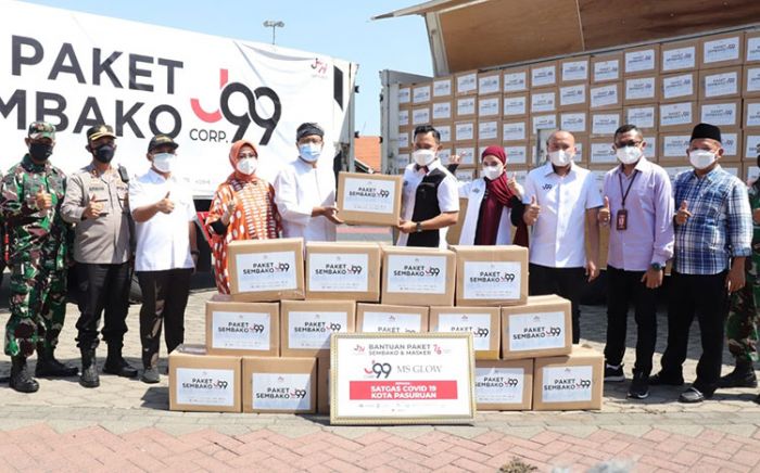 Ringankan Beban Warga Terdampak Covid-19, Pemkot Pasuruan Salurkan Ribuan Bantuan Paket Sembako Ringankan Beban Warga Terdampak Covid-19, Pemkot Pasuruan Salurkan Ribuan Bantuan Paket Sembako