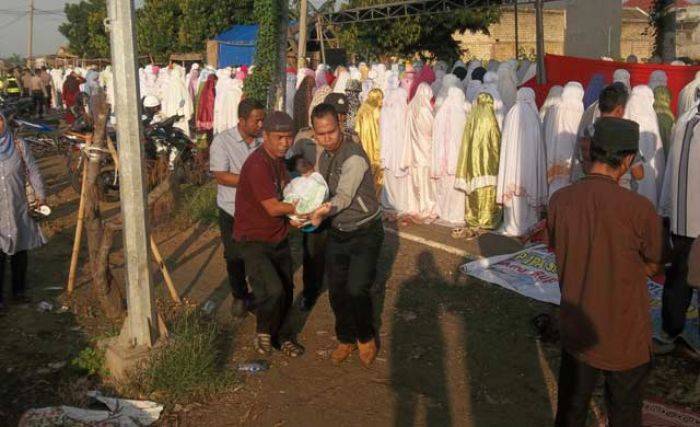 Siswa di Sumenep Pingsan saat Salat Kusuf, Warga Antusias Saksikan GMT Siswa di Sumenep Pingsan saat Salat Kusuf, Warga Antusias Saksikan GMT