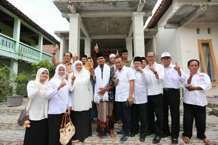 Punya Komitmen pada Pesantren, Ulama Ponorogo Dukung Khofifah-Emil Punya Komitmen pada Pesantren, Ulama Ponorogo Dukung Khofifah-Emil