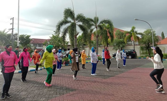 Peringati Hari Ibu ke-92, Dharmayukti Karini Cabang Bangkalan Gelar Senam Sehat Peringati Hari Ibu ke-92, Dharmayukti Karini Cabang Bangkalan Gelar Senam Sehat