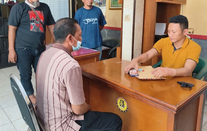 Ditetapkan Tersangka, Oknum Wartawan di Pasuruan yang Peras Dokter Langsung Ditahan Ditetapkan Tersangka, Oknum Wartawan di Pasuruan yang Peras Dokter Langsung Ditahan