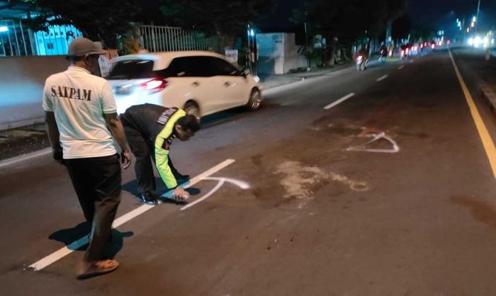 Terjatuh Usai Tabrak Mobil, Pemuda Tewas Terlindas Truk Tronton di Jalan Raya Kletek