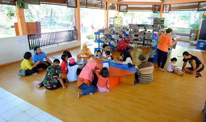 Begini Cara Pemkot Surabaya Tumbuhkan Minat Baca Warga Begini Cara Pemkot Surabaya Tumbuhkan Minat Baca Warga