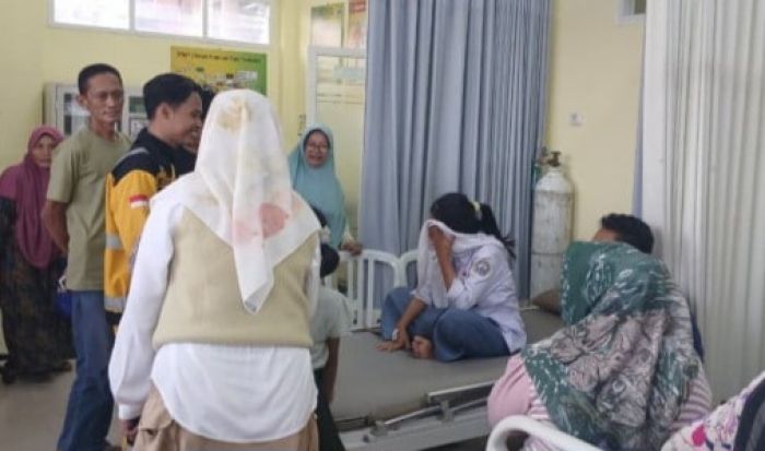 Lagi, MBG di Tuban Diduga Jadi Penyebab 8 Siswa SMKN Tambakboyo Dilarikan ke Puskesmas Lagi, MBG di Tuban Diduga Jadi Penyebab 8 Siswa SMKN Tambakboyo Dilarikan ke Puskesmas