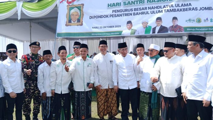 Hari Santri 2025 di Jombang, Ribuan Santri Rayakan 2 Abad Bahrul Ulum Hari Santri 2025 di Jombang, Ribuan Santri Rayakan 2 Abad Bahrul Ulum
