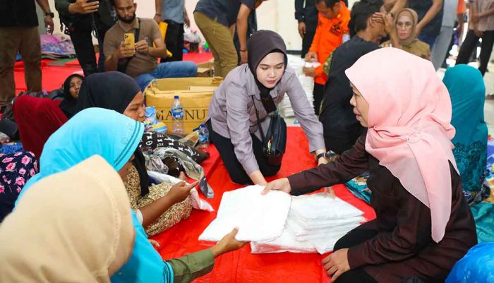Tinjau Pengungsi di Pidie Jaya, Gubernur Khofifah Kirim Bantuan Logistik dan Medis