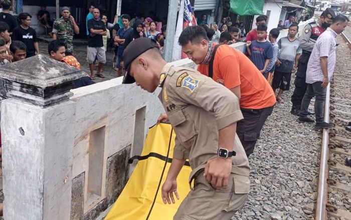 Janda 2 Anak dari Probolinggo Tewas Tersambar Kereta di Surabaya Janda 2 Anak dari Probolinggo Tewas Tersambar Kereta di Surabaya