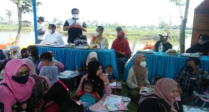 Anggota DPRD Sidoarjo Gelar Lomba Mewarnai Tingkat PAUD dan TK di Yussar Fishing and Playground Anggota DPRD Sidoarjo Gelar Lomba Mewarnai Tingkat PAUD dan TK di Yussar Fishing and Playground