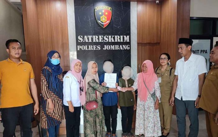 Polres Jombang Restorative Justice Kasus Penganiayaan Anak Kelas 5 SD Polres Jombang Restorative Justice Kasus Penganiayaan Anak Kelas 5 SD