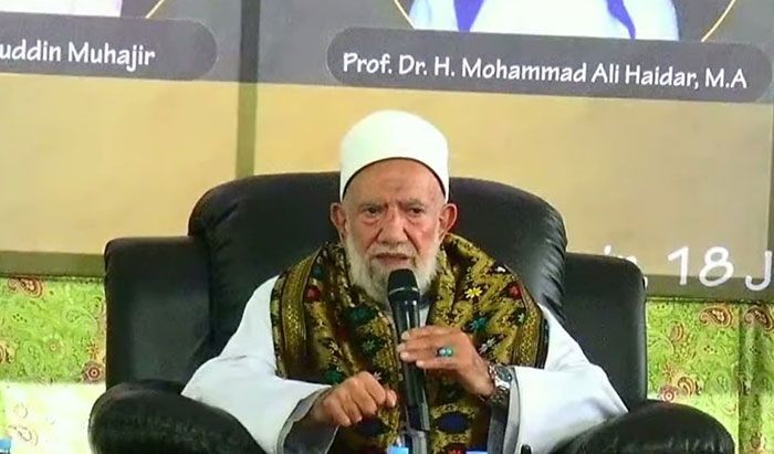 Syaikh Abdul Aziz As-Syahawi Al-Husaini Hadiri Seminar Internasional di IKHAC Mojokerto Syaikh Abdul Aziz As-Syahawi Al-Husaini Hadiri Seminar Internasional di IKHAC Mojokerto