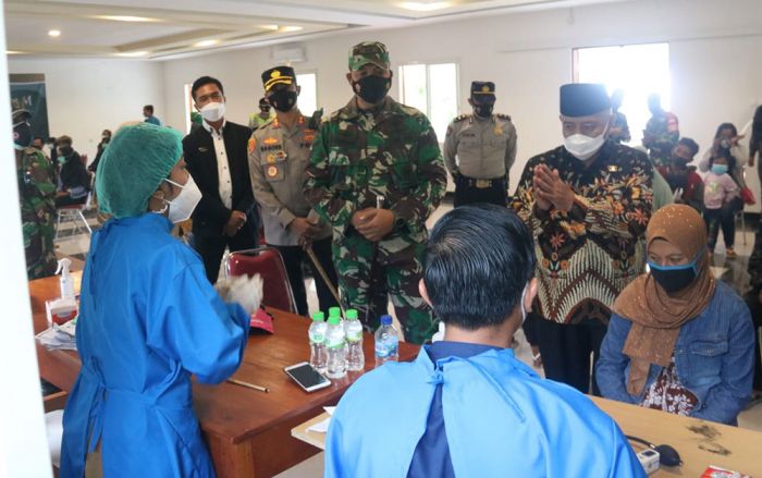 Forkopimda Kabupaten Malang Tinjau Wisata Vaksin di Lembah Indah Forkopimda Kabupaten Malang Tinjau Wisata Vaksin di Lembah Indah
