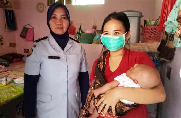 Terlibat Pencurian, Ibu ini Terpaksa Rawat Bayinya di Balik Jeruji Besi Terlibat Pencurian, Ibu ini Terpaksa Rawat Bayinya di Balik Jeruji Besi