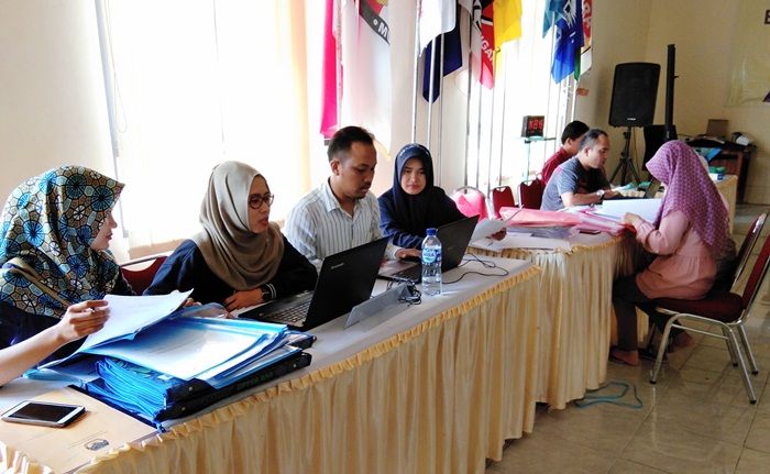 KPU Nganjuk Teliti Berkas Pendaftaran Bacaleg KPU Nganjuk Teliti Berkas Pendaftaran Bacaleg