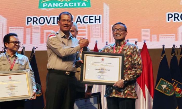 Cepat, Responsif, dan Antipatif Terhadap Penanggulangan Bencana, Jatim Raih Penghargaan BNPB Cepat, Responsif, dan Antipatif Terhadap Penanggulangan Bencana, Jatim Raih Penghargaan BNPB