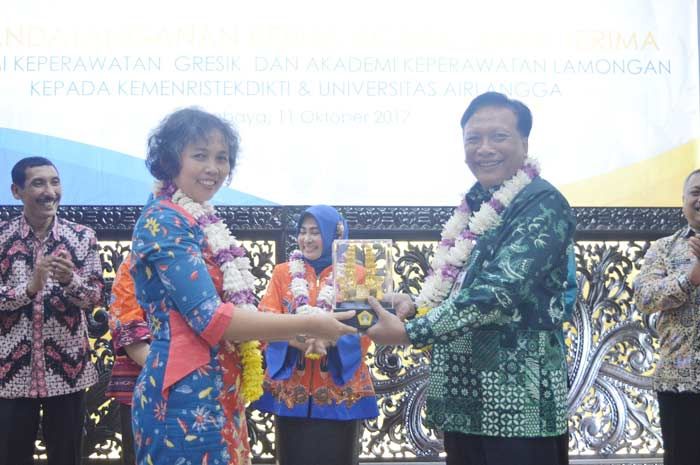 Akper Gresik Resmi Merger dengan Unair