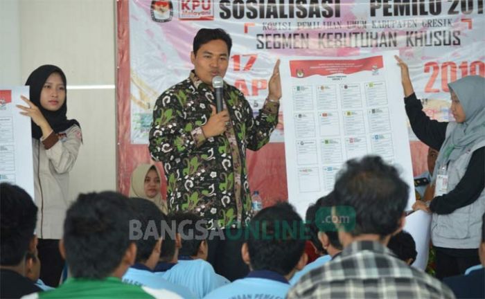 KPU Gresik Ajari Tahanan Lapas Banjarsari Nyoblos