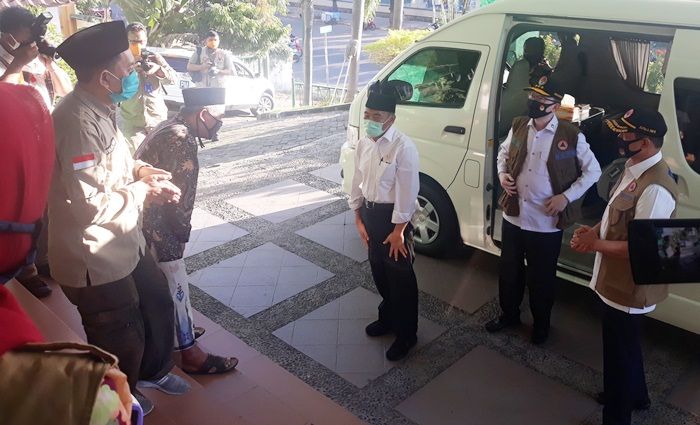 Hindari Salah Paham, PWNU Minta Kiai Meninggal karena Covid-19 Boleh Disalati Hindari Salah Paham, PWNU Minta Kiai Meninggal karena Covid-19 Boleh Disalati