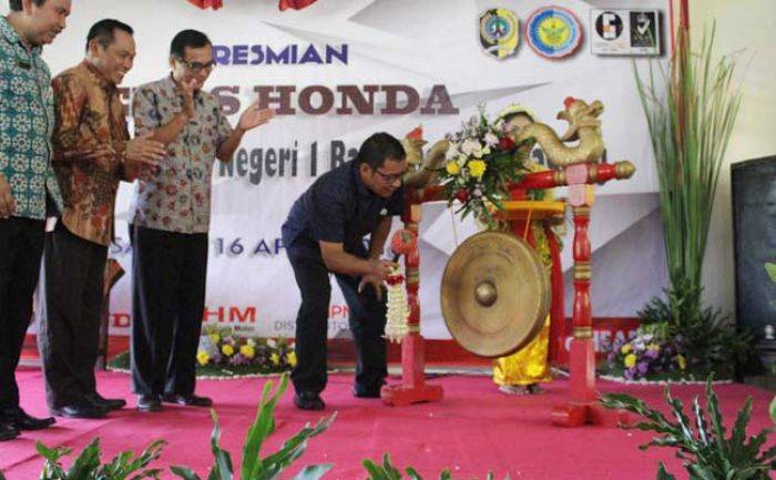 Bupati Tulungagung Resmikan Kelas Teknik Sepeda Motor SMK Bupati Tulungagung Resmikan Kelas Teknik Sepeda Motor SMK